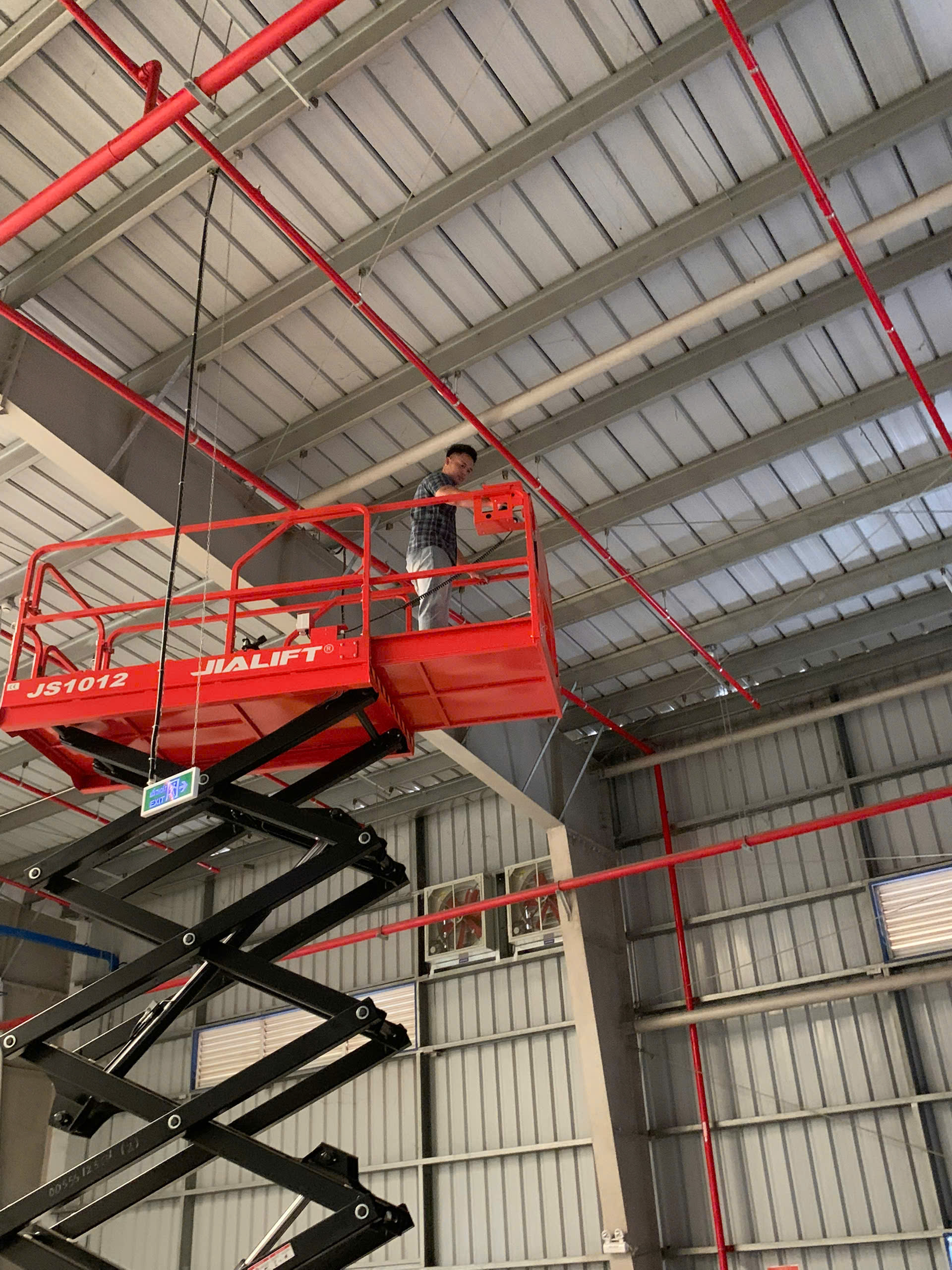 Xe nâng người cắt kéo 10m JS1012 - Ảnh 3