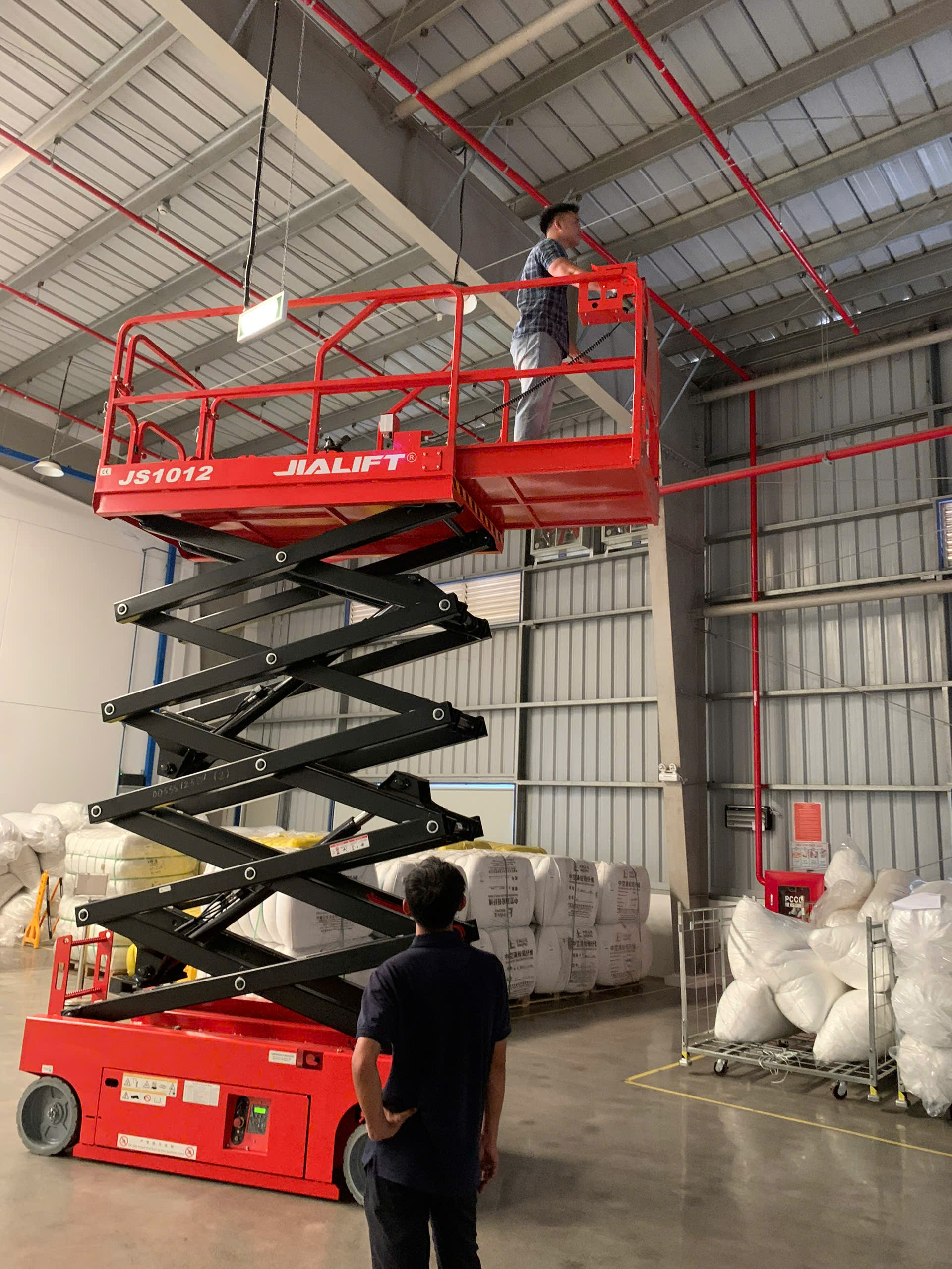 Xe nâng người cắt kéo 10m JS1012 - Ảnh 2