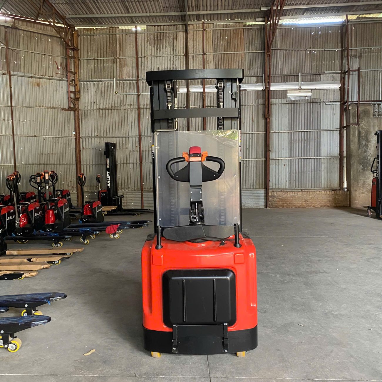Alternative view of Xe nâng điện Stacker 2 Tấn CL2045GA